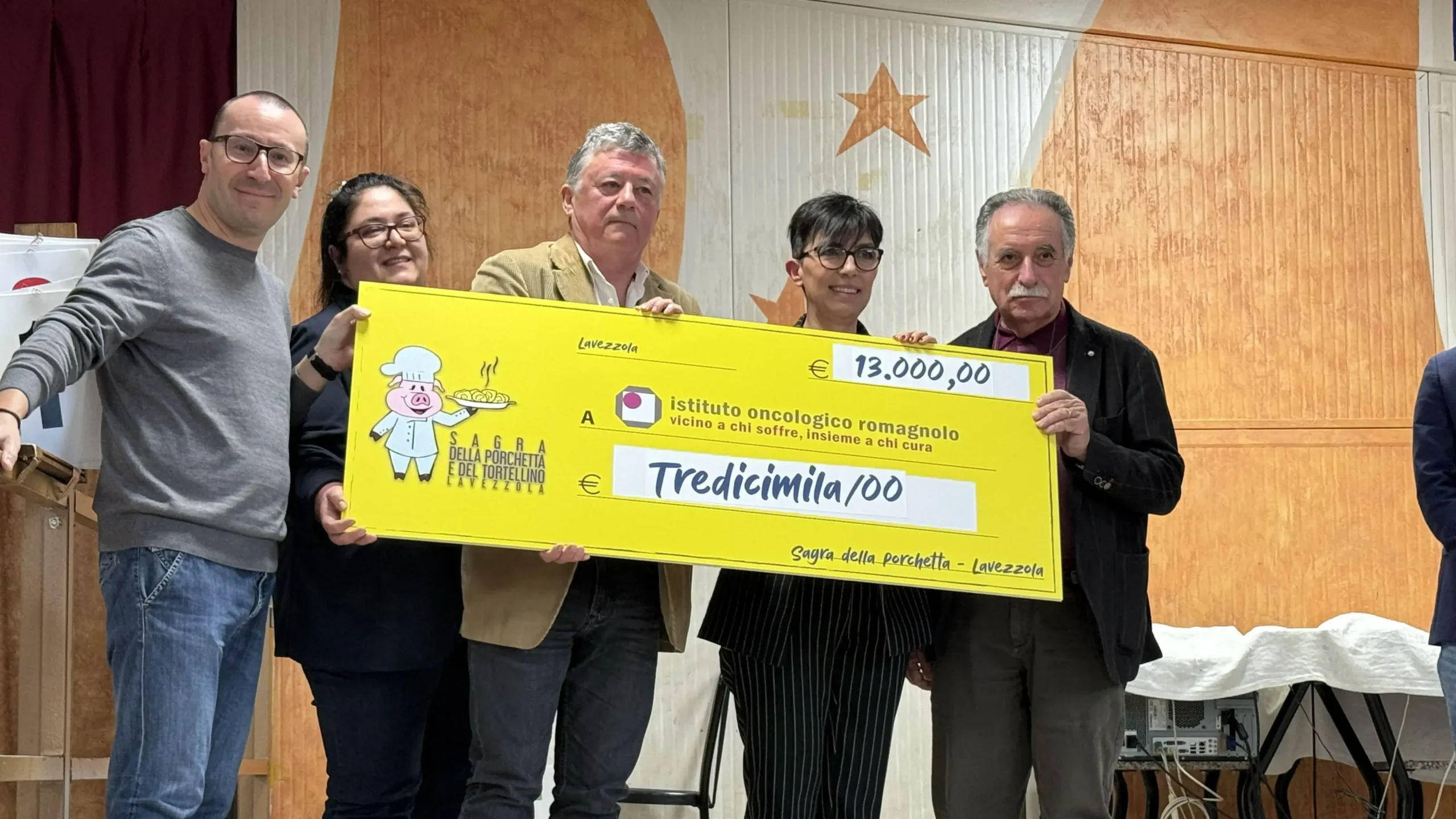 Consegna della donazione di 13.000 euro della Sagra Lavezzolese allo IOR